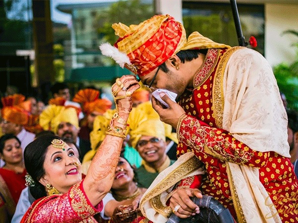 गुजराती शादी में बारात यानि कि वरघोड़ा की रसम