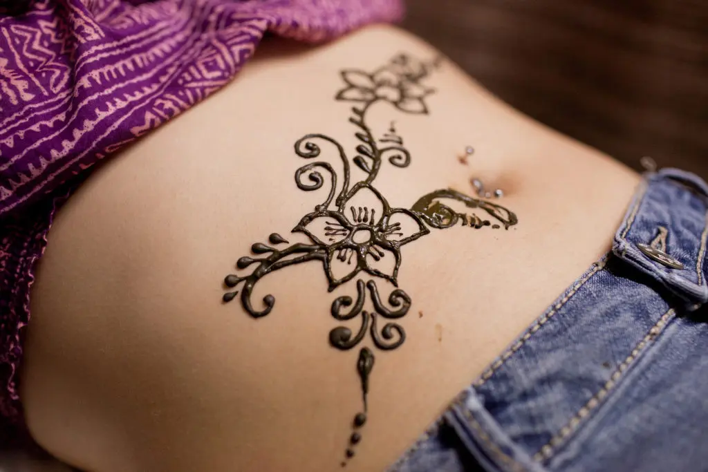 Bridal Belly Mehndi Design of Jaal 