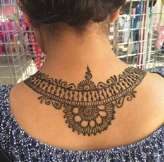 Closed Neck Mehndi