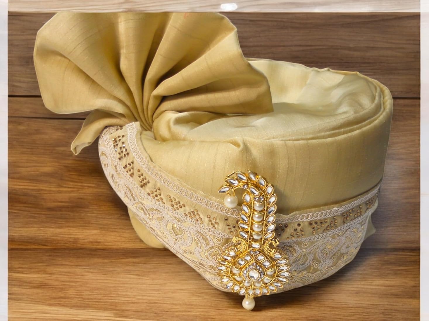 Gold-Accented Safa with Kalgi
