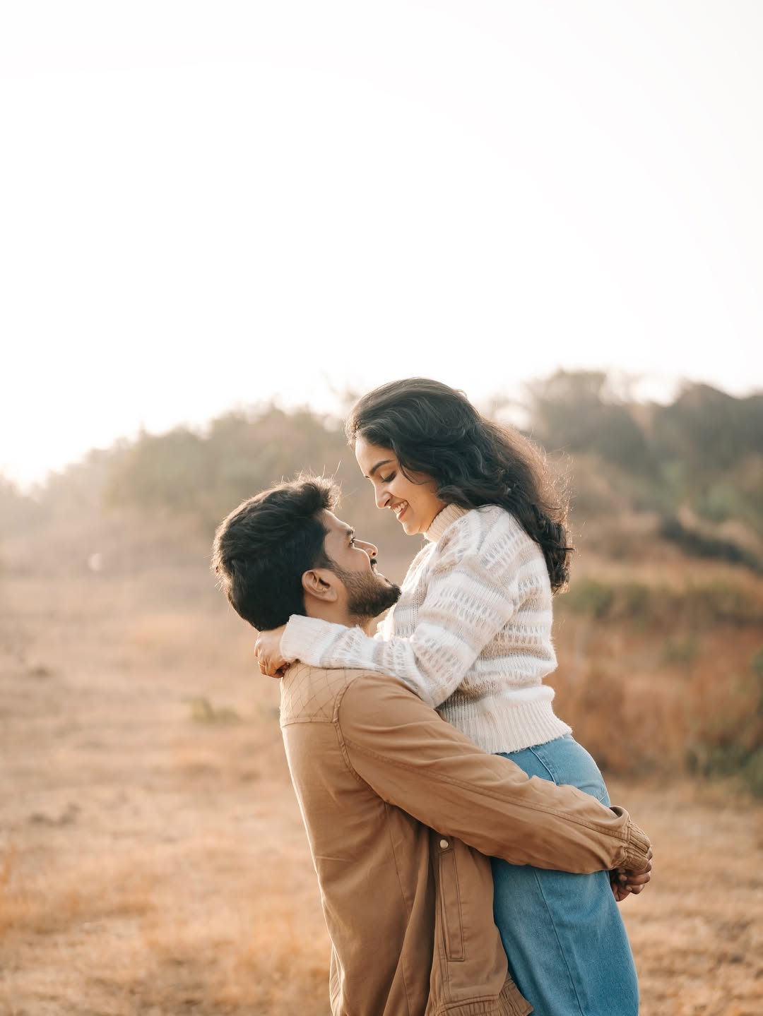 Lifting Pose for Romantic Pre Wedding Photoshoot