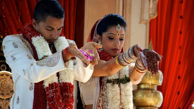 Saptapadi meaning in Hindu Wedding