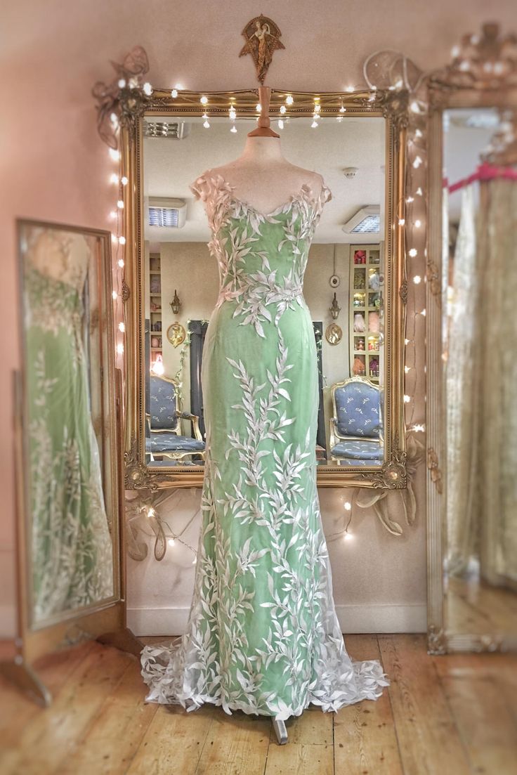 A green leafy gown