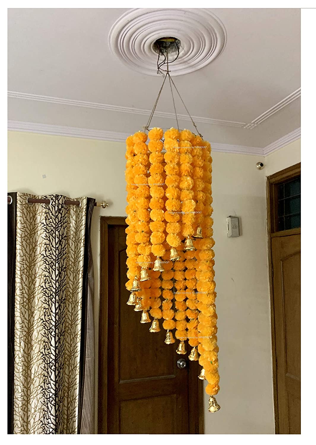 A ceiling-like screen of marigold?