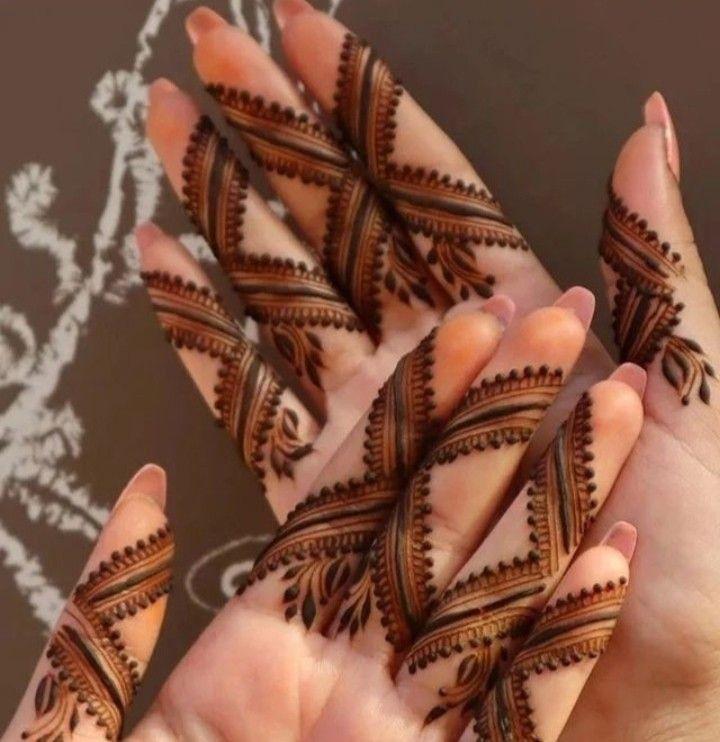 Artistic Finger Mehendi Design