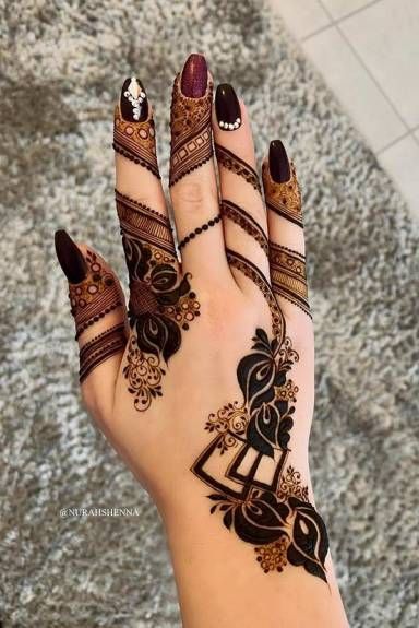 Arabic Finger Mehendi Design
