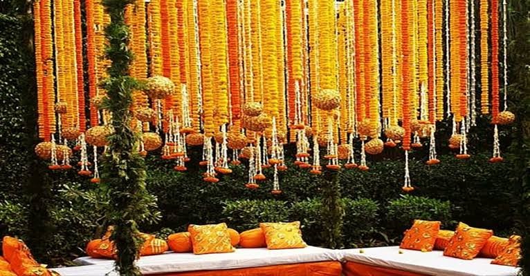 Ombre effect in the mandap