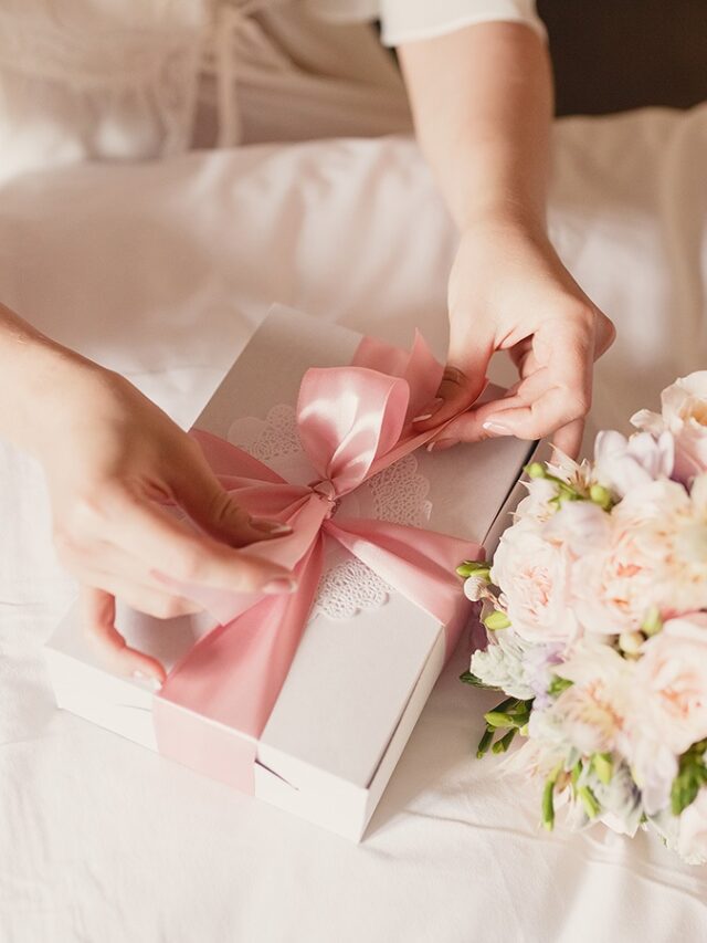 Best Gifts To Give At A Wedding