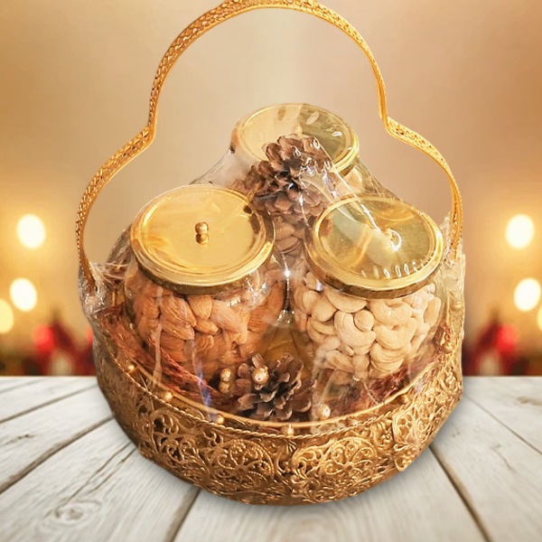 Dry fruits hamper